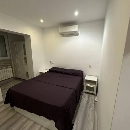 Cozy 1-Bedroom Apartment Madrid Exterior photo