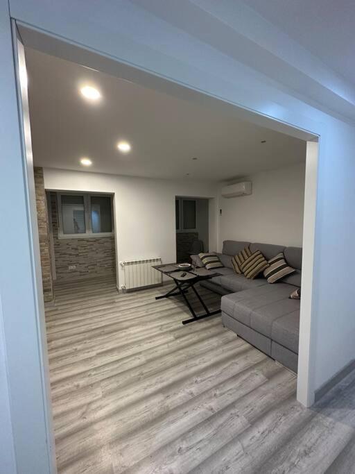 Cozy 1-bedroom Appartement *